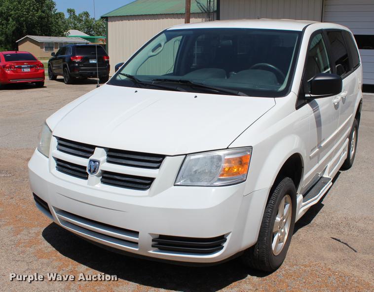 image for item L3156 2010 Dodge Grand Caravan SE van