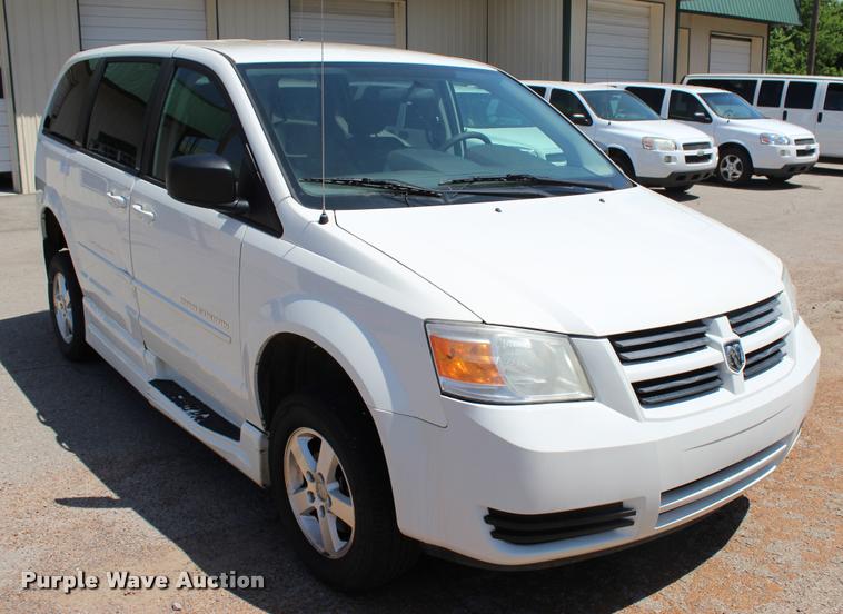 image for item L3156 2010 Dodge Grand Caravan SE van
