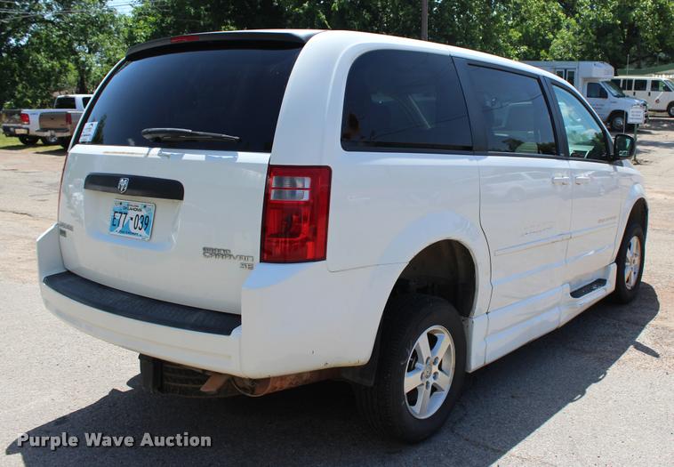 image for item L3156 2010 Dodge Grand Caravan SE van