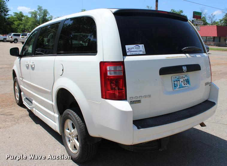 image for item L3156 2010 Dodge Grand Caravan SE van