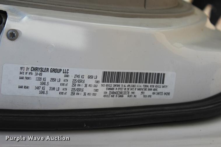 image for item L3156 2010 Dodge Grand Caravan SE van