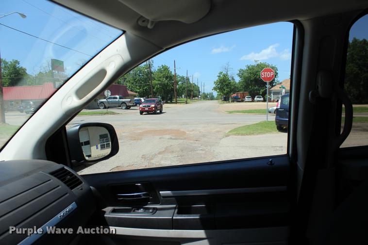 image for item L3156 2010 Dodge Grand Caravan SE van