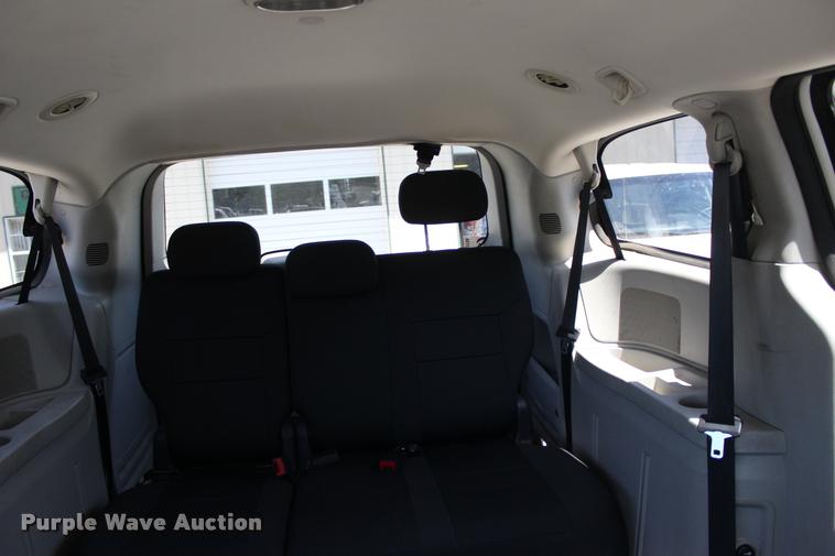 image for item L3156 2010 Dodge Grand Caravan SE van