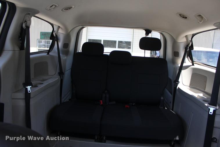 image for item L3156 2010 Dodge Grand Caravan SE van