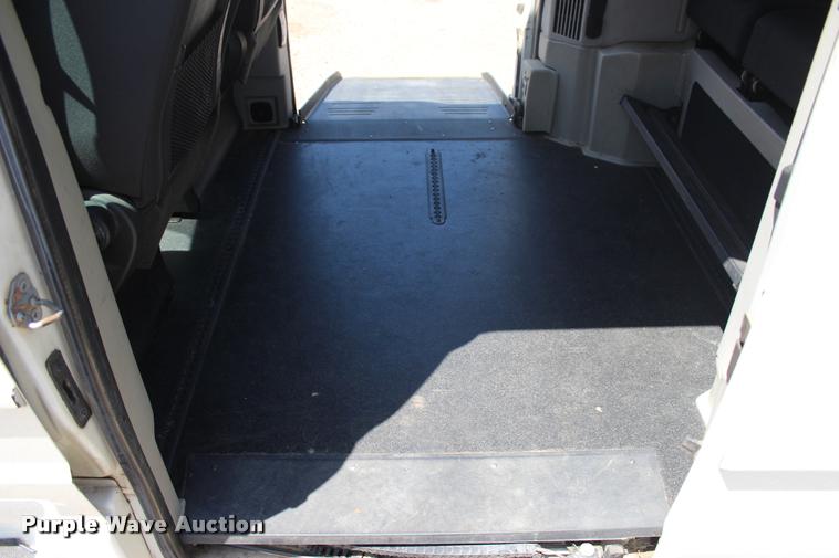 image for item L3156 2010 Dodge Grand Caravan SE van