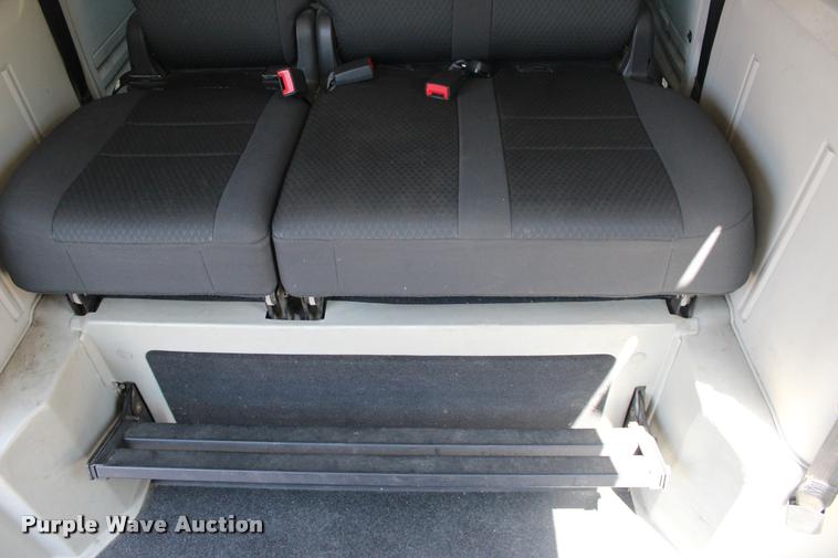 image for item L3156 2010 Dodge Grand Caravan SE van