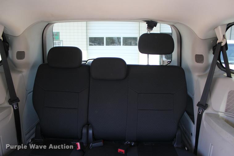 image for item L3156 2010 Dodge Grand Caravan SE van