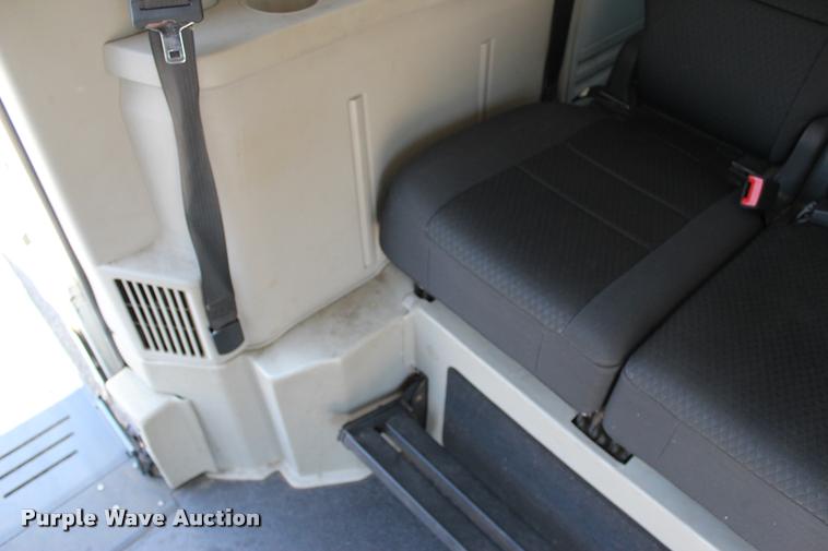 image for item L3156 2010 Dodge Grand Caravan SE van