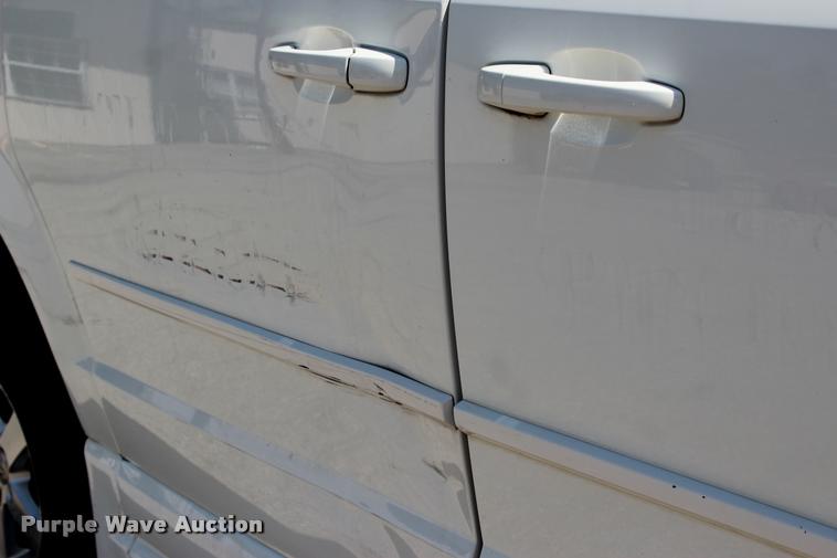 image for item L3156 2010 Dodge Grand Caravan SE van