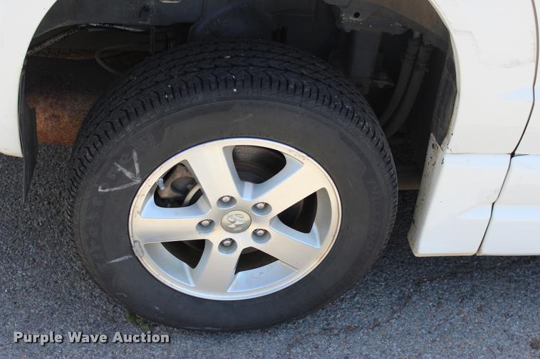 image for item L3156 2010 Dodge Grand Caravan SE van