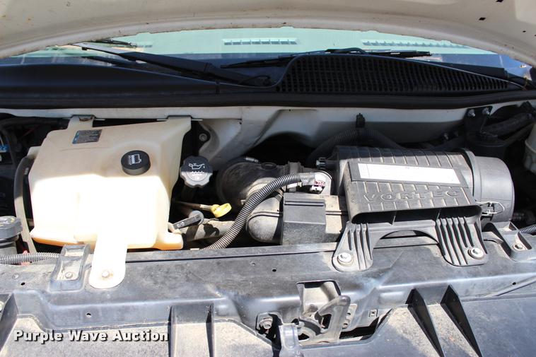 image for item L3157 2006 Chevrolet Express 3500 Extended van