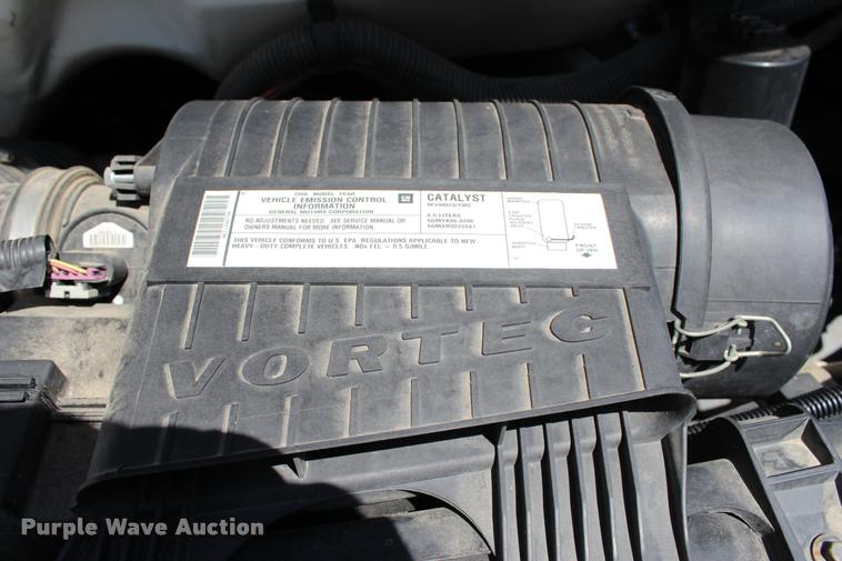 image for item L3157 2006 Chevrolet Express 3500 Extended van