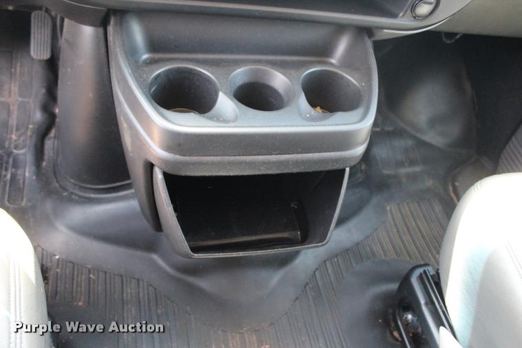 image for item L3158 2006 Chevrolet Express 3500 van