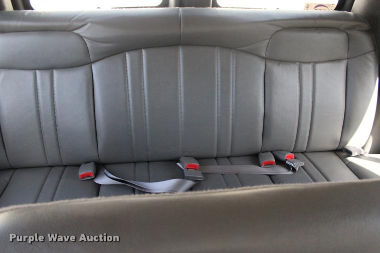 image for item L3158 2006 Chevrolet Express 3500 van