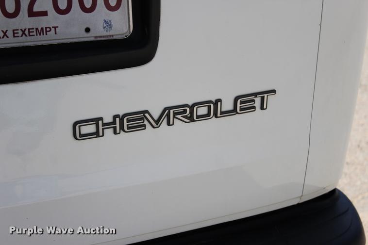 image for item L3158 2006 Chevrolet Express 3500 van
