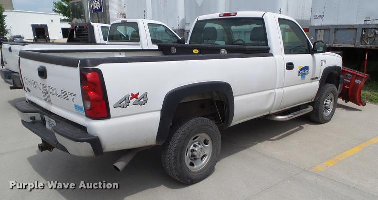 image for item L5564 2007 Chevrolet Silverado 2500HD pickup truck