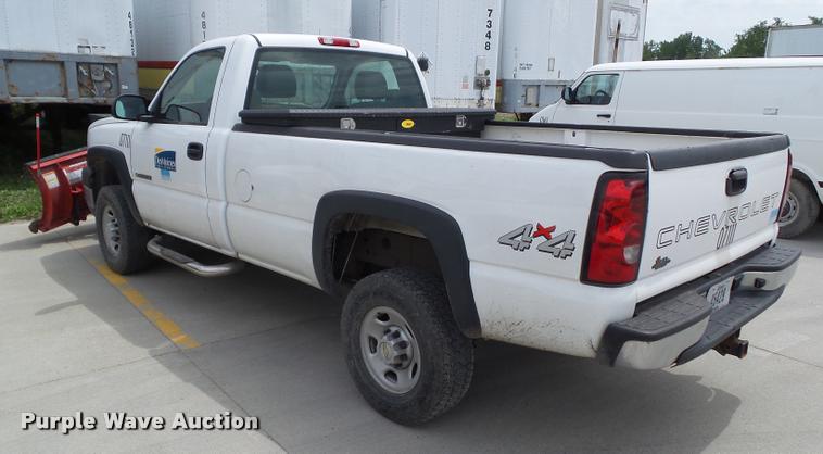 image for item L5564 2007 Chevrolet Silverado 2500HD pickup truck