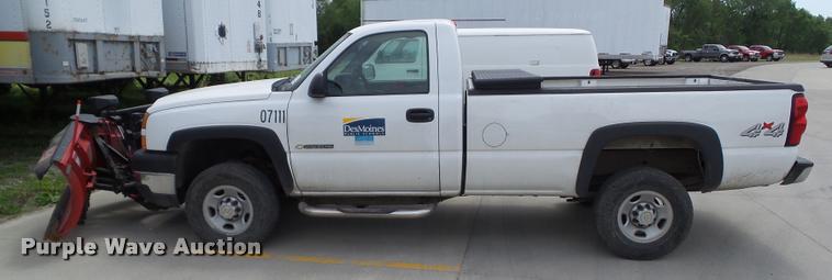 image for item L5564 2007 Chevrolet Silverado 2500HD pickup truck