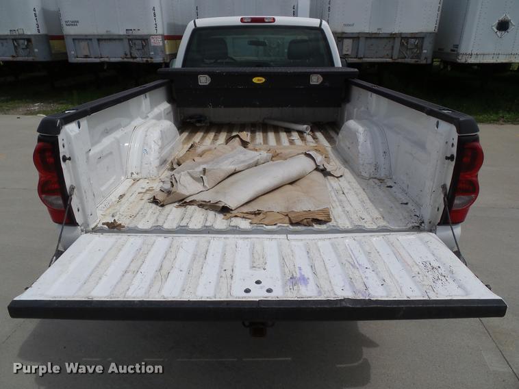 image for item L5564 2007 Chevrolet Silverado 2500HD pickup truck