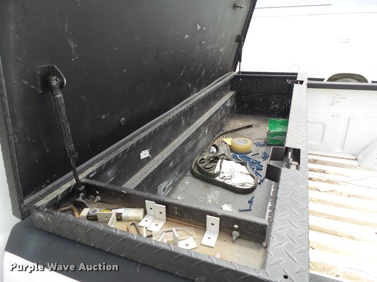 image for item L5564 2007 Chevrolet Silverado 2500HD pickup truck