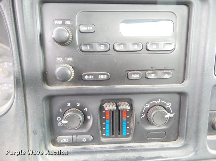 image for item L5564 2007 Chevrolet Silverado 2500HD pickup truck