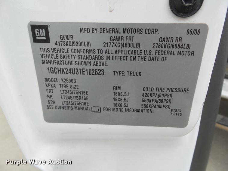 image for item L5564 2007 Chevrolet Silverado 2500HD pickup truck