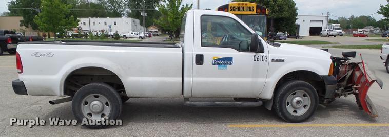 image for item L5565 2006 Ford F250 Super Duty pickup truck