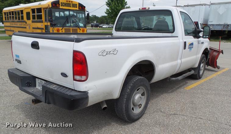 image for item L5565 2006 Ford F250 Super Duty pickup truck