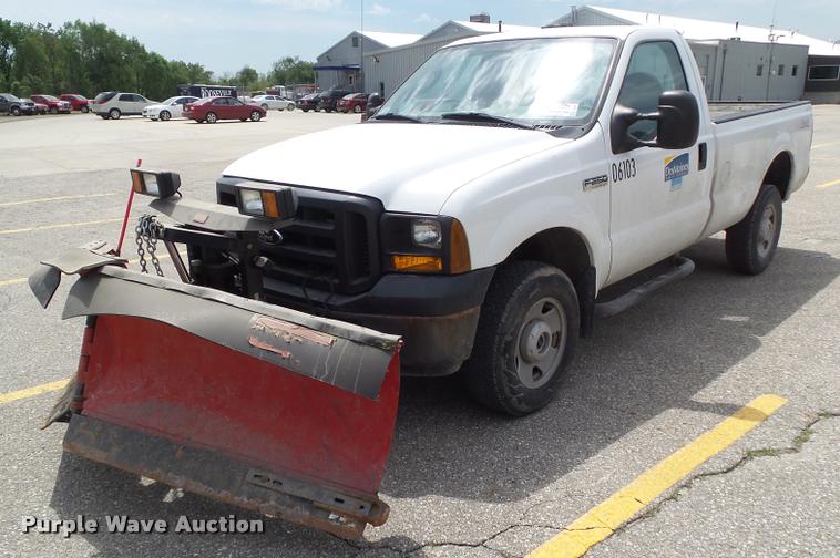 image for item L5565 2006 Ford F250 Super Duty pickup truck