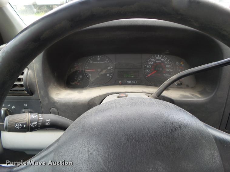 image for item L5565 2006 Ford F250 Super Duty pickup truck