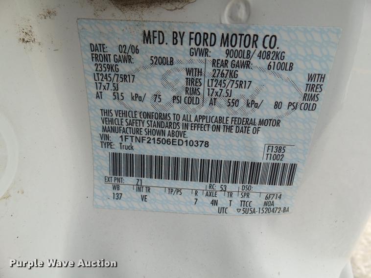 image for item L5565 2006 Ford F250 Super Duty pickup truck