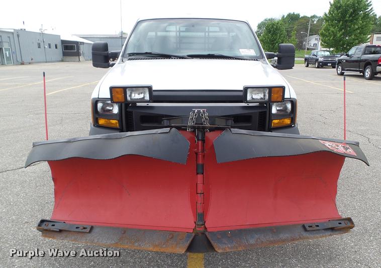 image for item L5566 2006 Ford F250 Super Duty flatbed pickup truck