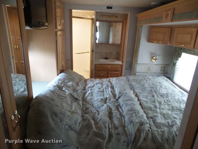 image for item L5597 2003 Newmar Kounty Star RV