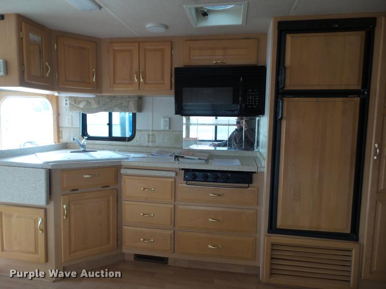 image for item L5597 2003 Newmar Kounty Star RV