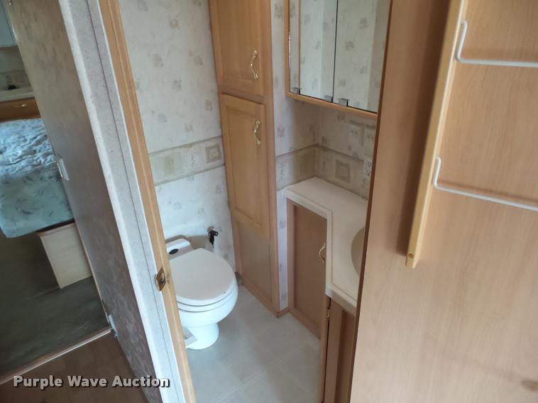 image for item L5597 2003 Newmar Kounty Star RV