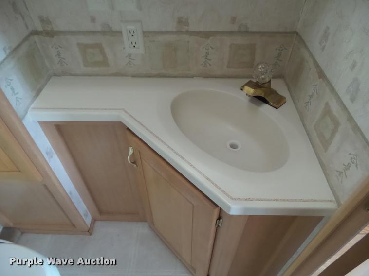 image for item L5597 2003 Newmar Kounty Star RV