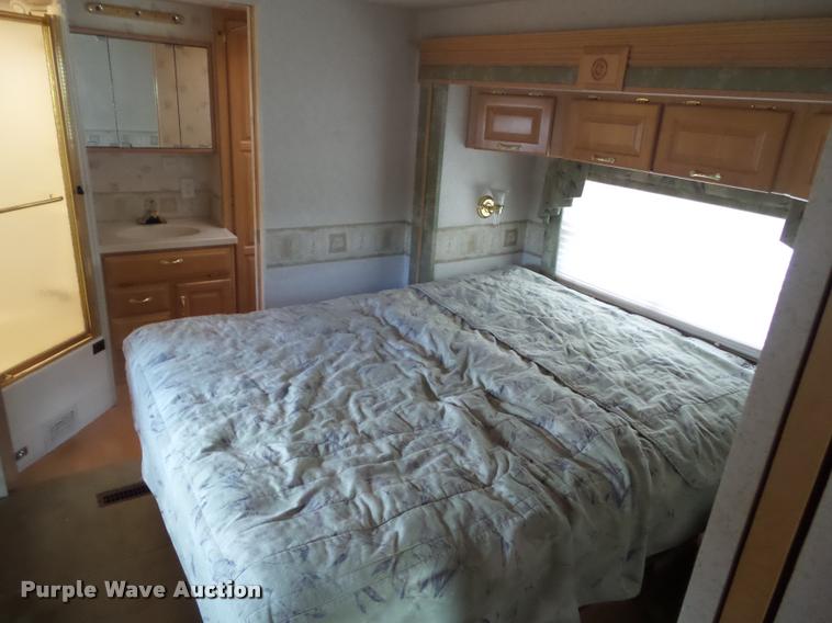 image for item L5597 2003 Newmar Kounty Star RV