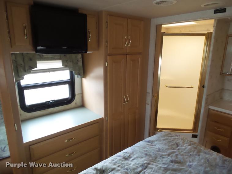 image for item L5597 2003 Newmar Kounty Star RV