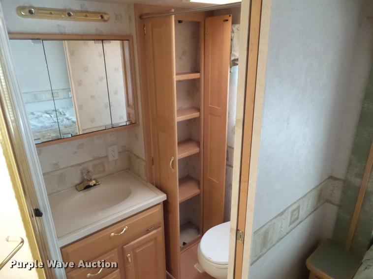 image for item L5597 2003 Newmar Kounty Star RV