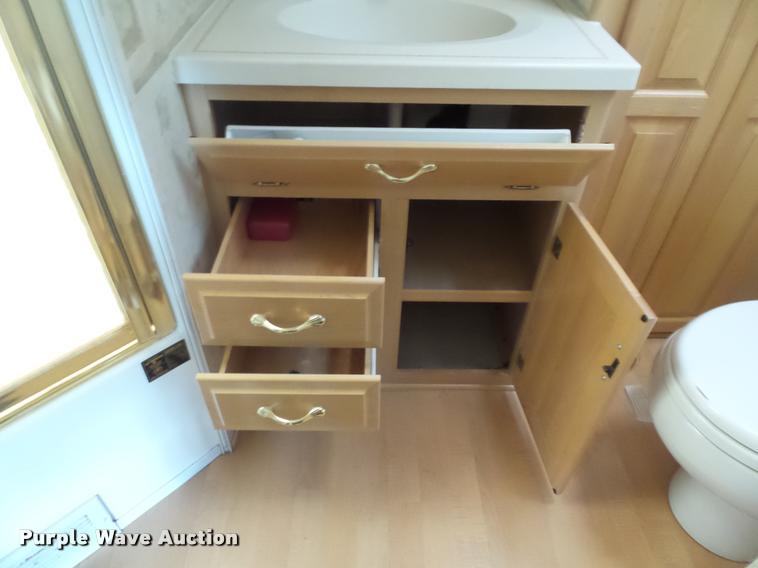 image for item L5597 2003 Newmar Kounty Star RV