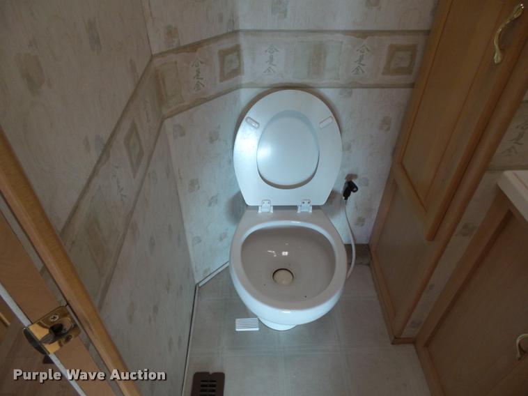 image for item L5597 2003 Newmar Kounty Star RV