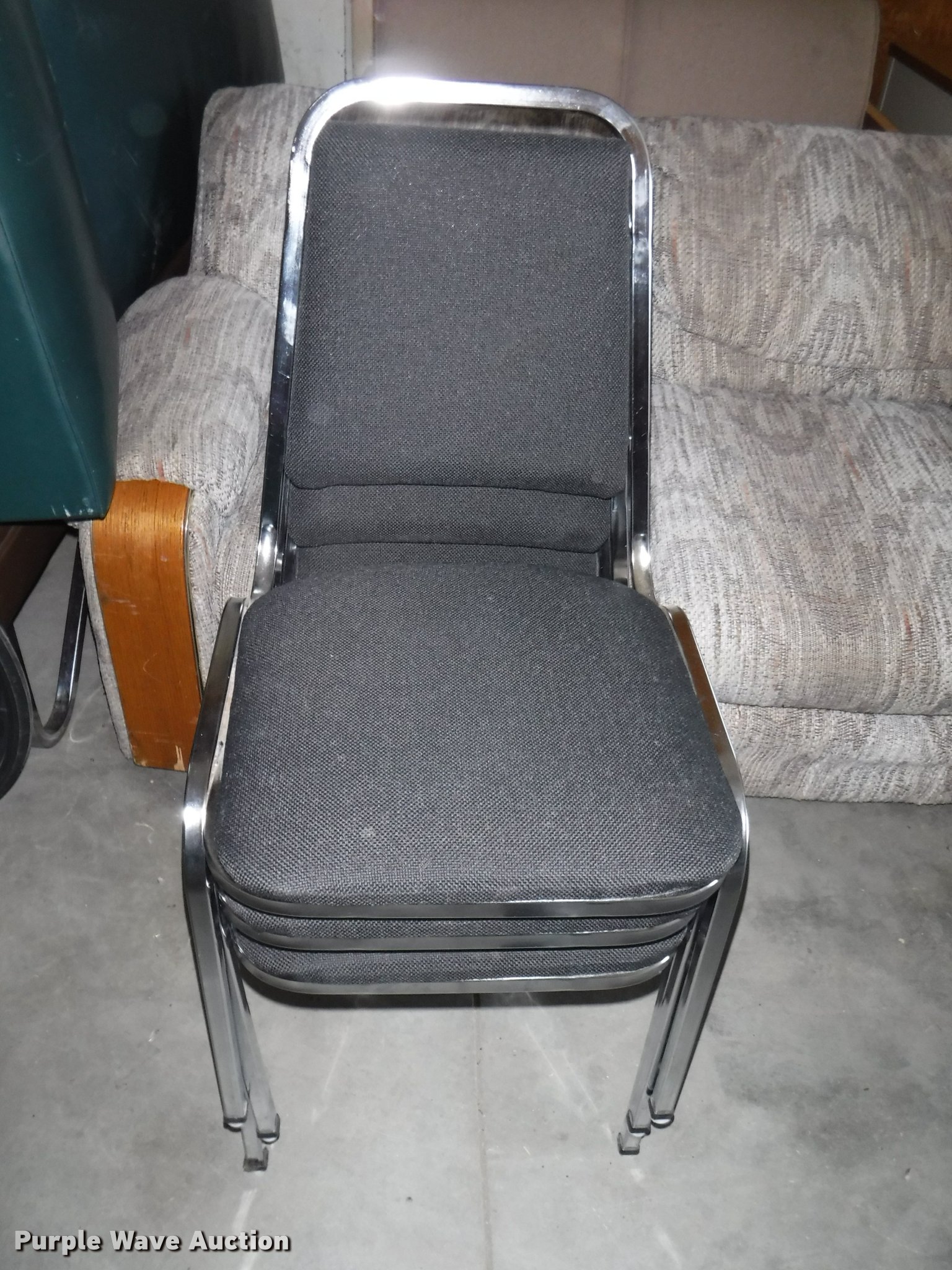 Furniture in Junction City, KS Item DJ9246 sold Purple Wave