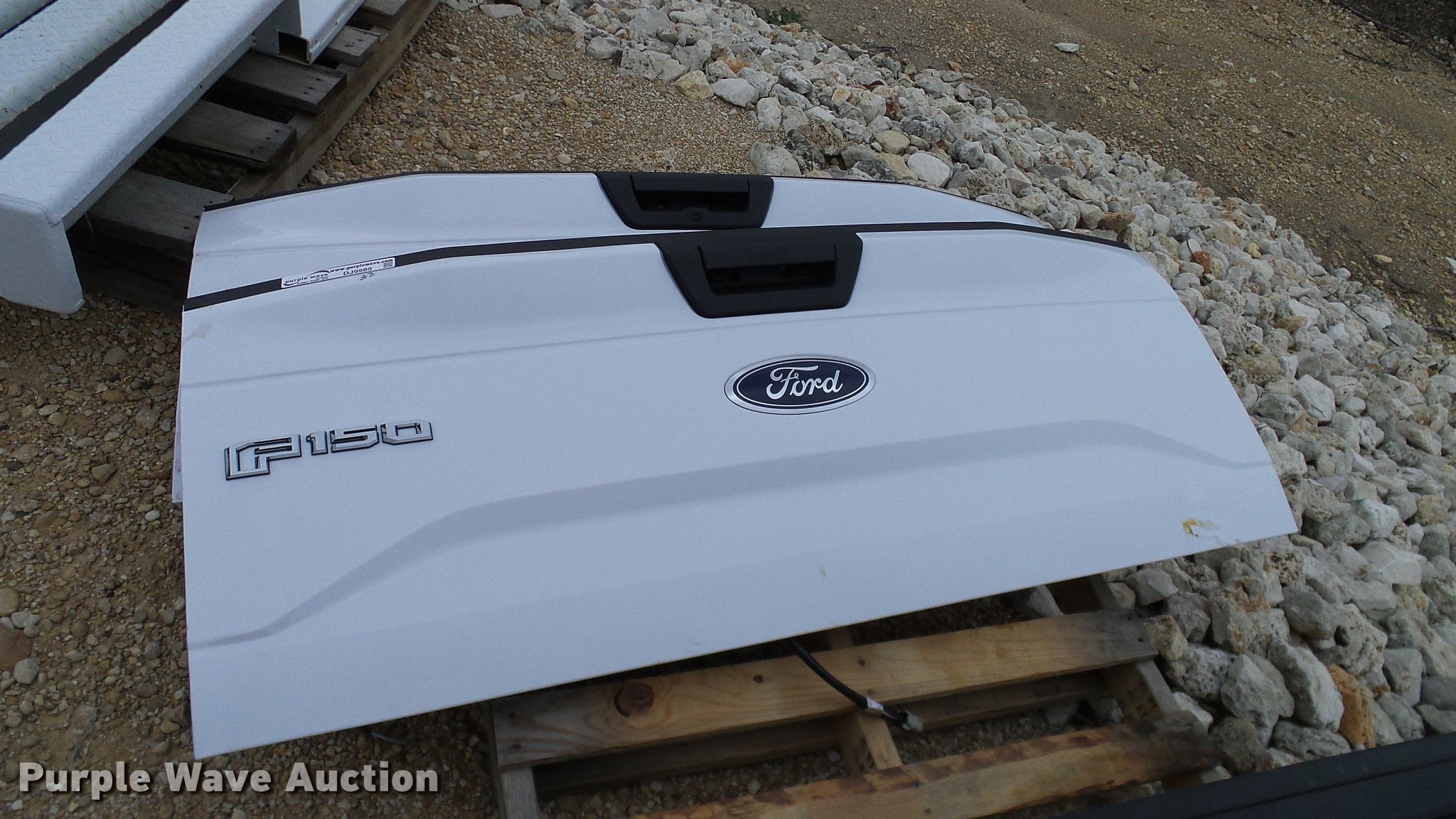 (2) 2017 Ford F150 tailgates in Austin, TX Item DJ9989 sold Purple Wave