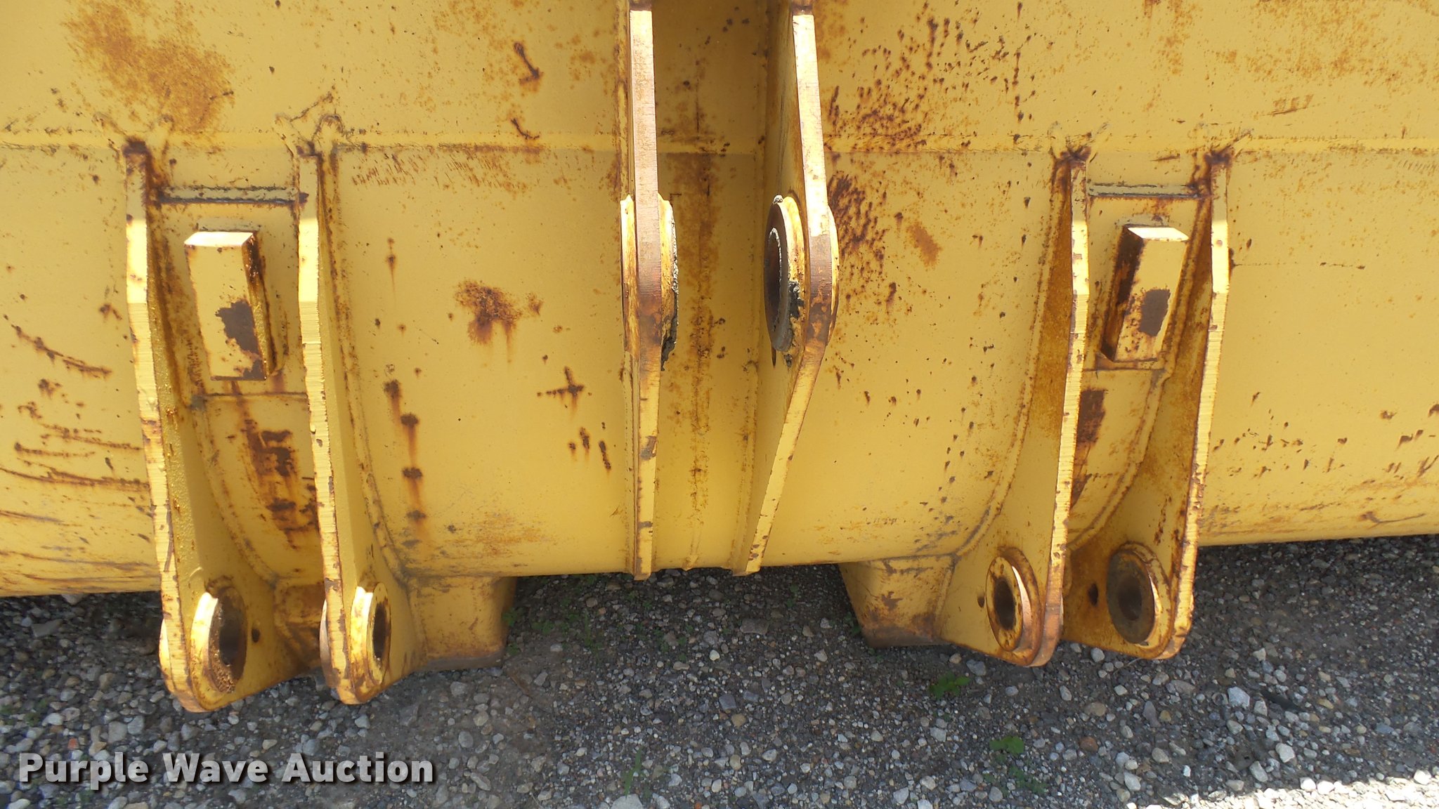 Balderson B265 loader bucket in Wichita, KS Item DO9585 sold Purple Wave