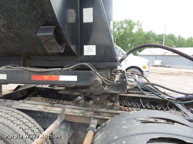 image for item BS9479 2001 Travis end dump trailer