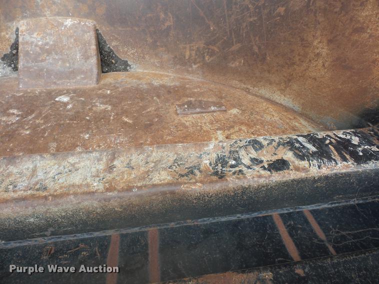 image for item BS9479 2001 Travis end dump trailer