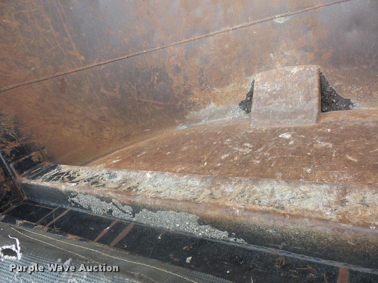 image for item BS9479 2001 Travis end dump trailer