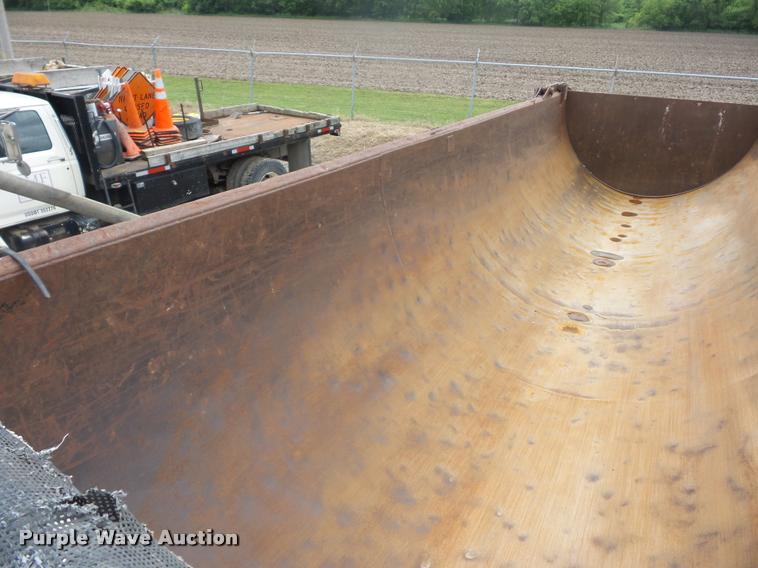 image for item BS9479 2001 Travis end dump trailer