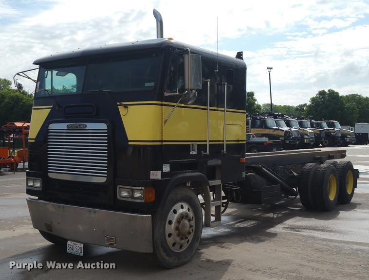 image for item BS9485 1994 Freightliner FLB High roll off container truck