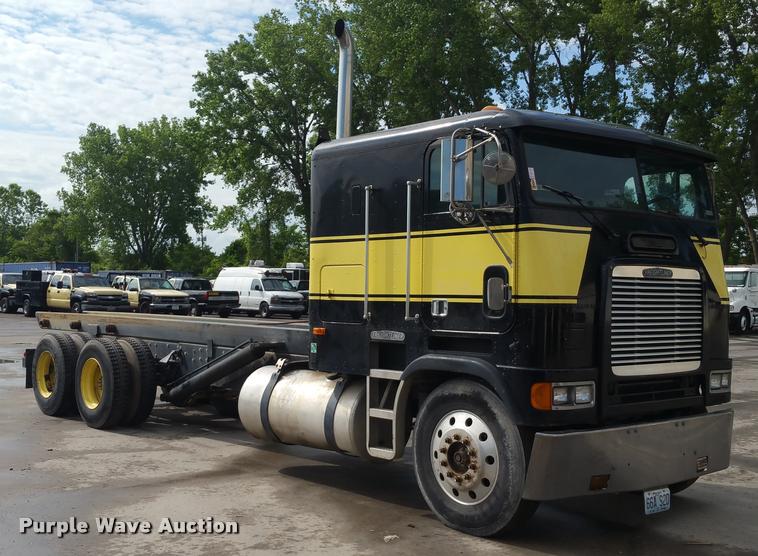 image for item BS9485 1994 Freightliner FLB High roll off container truck